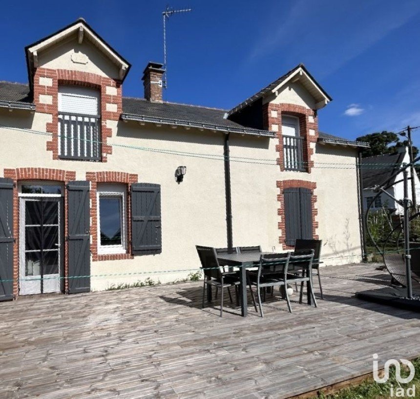 House 8 rooms of 94 m² in Sucé-sur-Erdre (44240)