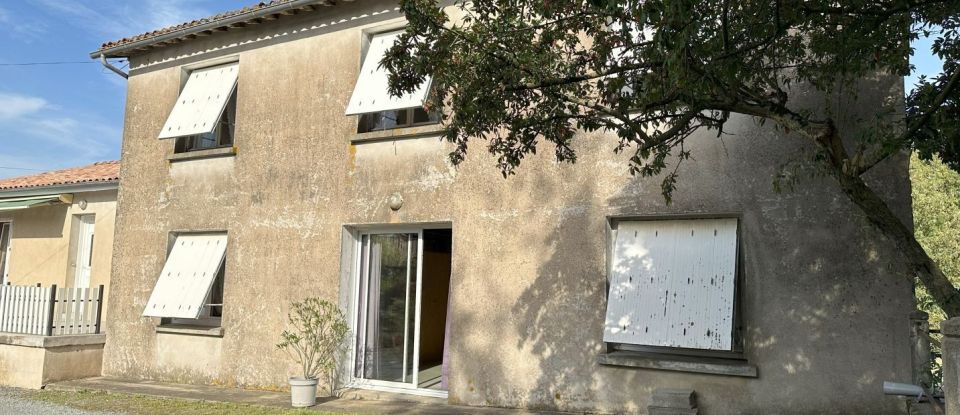Maison 9 pièces de 199 m² à Saint-Hilaire-de-Voust (85120)