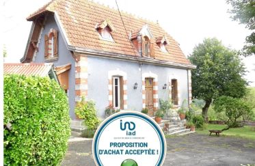 House 4 rooms of 90 m² in Val des Vignes (16250)