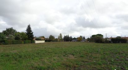 Terrain de 5 030 m² à Saintes (17100)