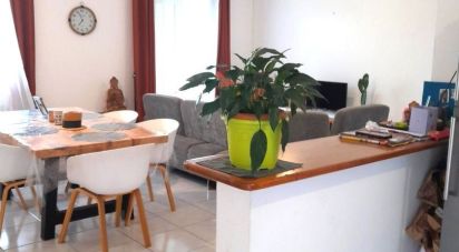 House 3 rooms of 77 m² in Le Tampon (97430)