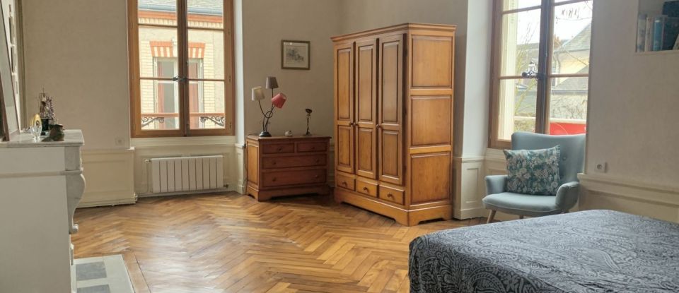 Apartment 6 rooms of 185 m² in Orléans (45000)