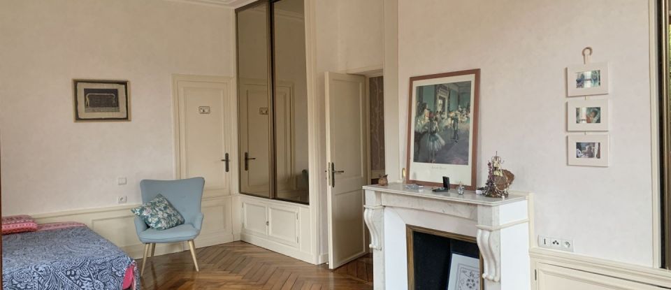 Apartment 6 rooms of 185 m² in Orléans (45000)