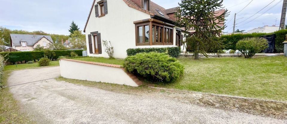 House 6 rooms of 140 m² in Orléans (45100)