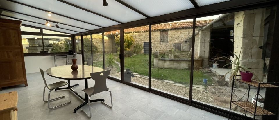 House 6 rooms of 173 m² in Cizay-la-Madeleine (49700)