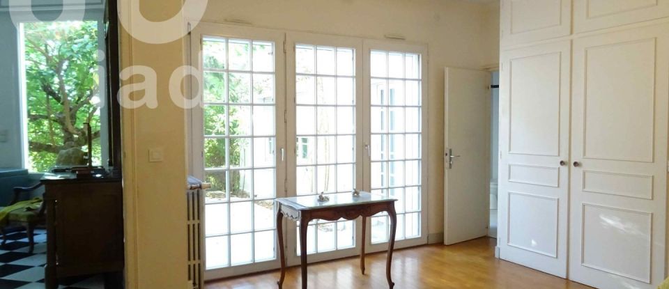House 7 rooms of 255 m² in Angoulême (16000)