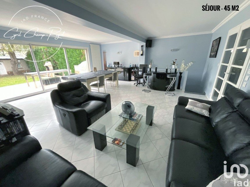 House 9 rooms of 151 m² in Tremblay-en-France (93290)