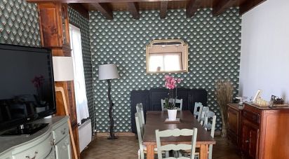 House 6 rooms of 155 m² in Lesperon (40260)