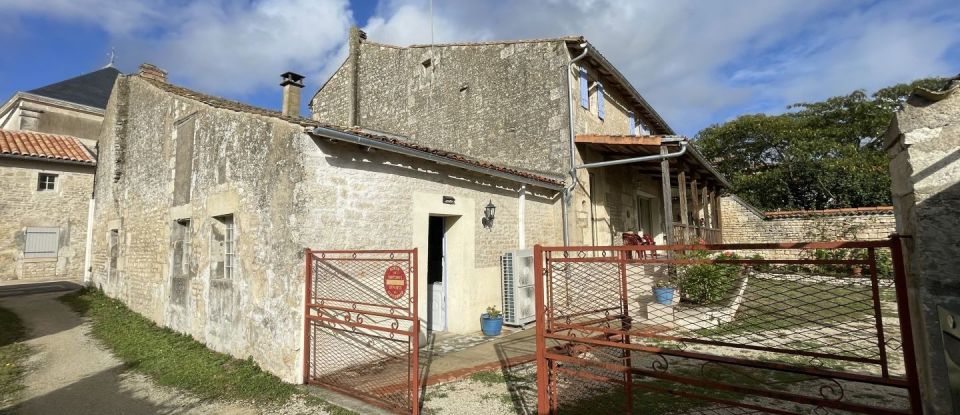 House 6 rooms of 170 m² in Tillou (79110)