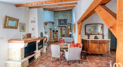 House 6 rooms of 230 m² in Tonnay-Charente (17430)