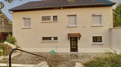 House 6 rooms of 204 m² in Fère-Champenoise (51230)