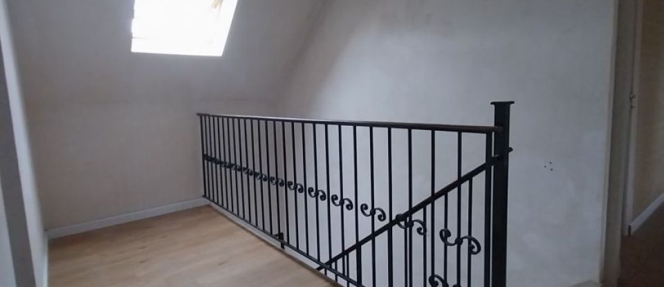 House 4 rooms of 142 m² in Fougères (35300)
