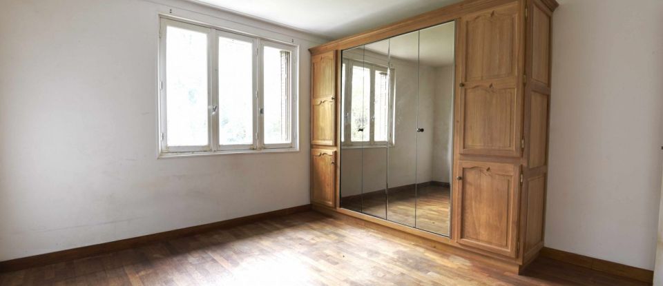 House 6 rooms of 165 m² in Saint-Pierre-lès-Nemours (77140)