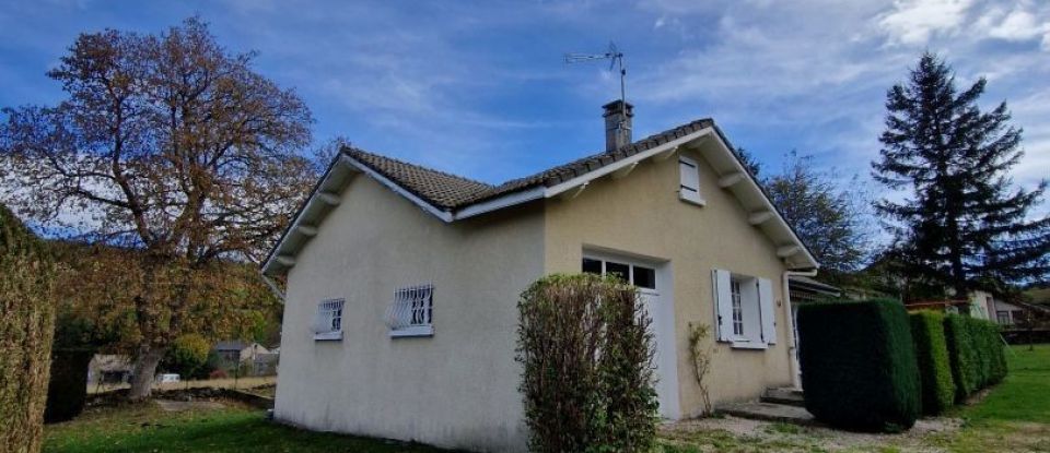 House 5 rooms of 84 m² in Araules (43200)