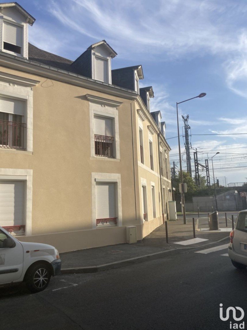 Building in Le Mans (72100) of 215 m²