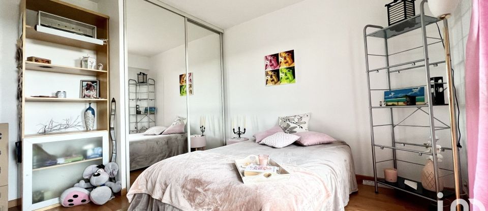 Apartment 5 rooms of 96 m² in - (91000)