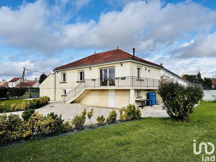 House 5 rooms of 128 m² in Saint-Jean-de-Braye (45800)
