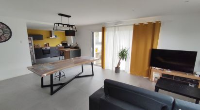 House 6 rooms of 121 m² in Saint-Aubin-des-Landes (35500)