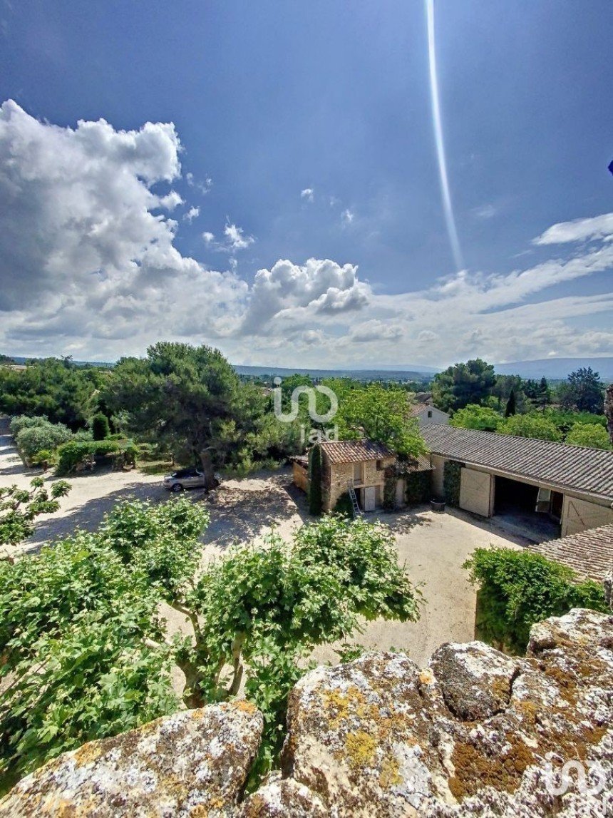 Maison 17 pièces de 395 m² à Cabrières-d'Avignon (84220)