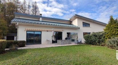 House 5 rooms of 145 m² in Villers-le-Lac (25130)