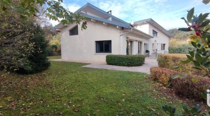 Maison 5 pièces de 145 m² à Villers-le-Lac (25130)