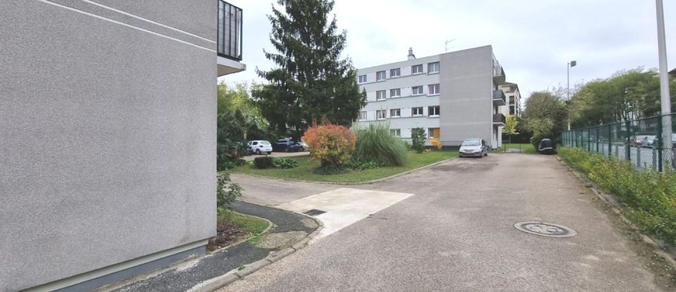 Apartment 3 rooms of 66 m² in Noisy-le-Grand (93160)