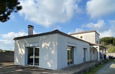 House 4 rooms of 133 m² in Vaux-sur-Mer (17640)