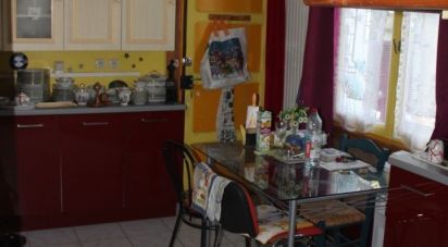House 4 rooms of 75 m² in Saintes (17100)