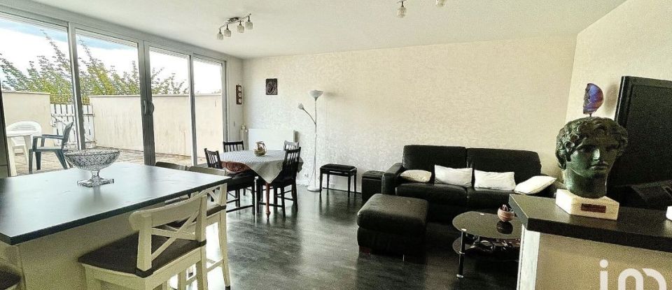 Apartment 3 rooms of 60 m² in Savigny-le-Temple (77176)
