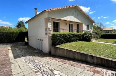 Traditional house 4 rooms of 104 m² in Parthenay (79200)