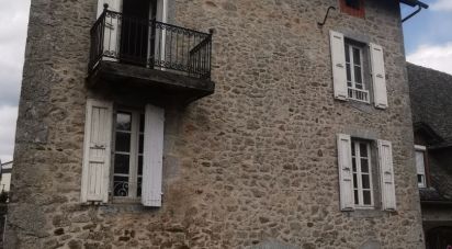 Maison 7 pièces de 160 m² à Saint-Mamet-la-Salvetat (15220)