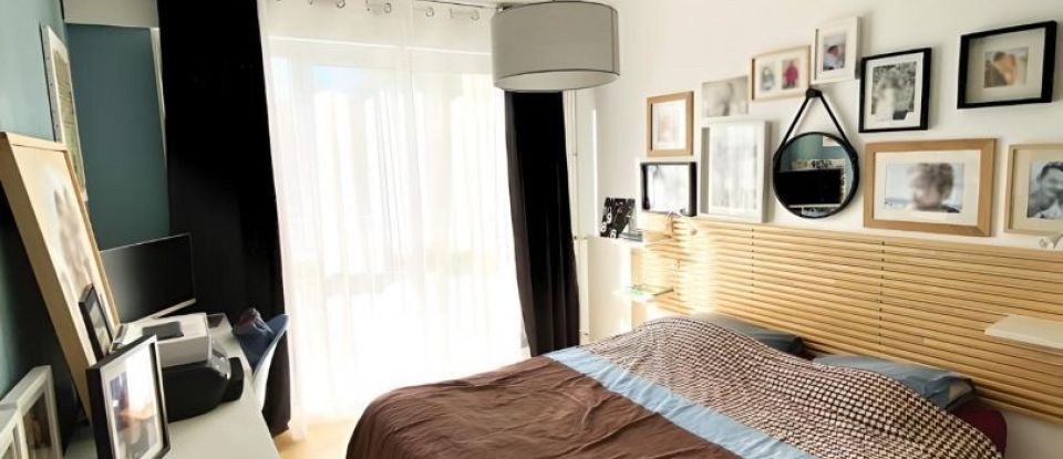 Apartment 5 rooms of 102 m² in Les Ulis (91940)