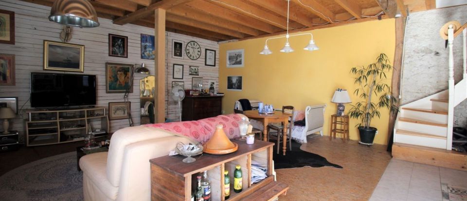 House 4 rooms of 145 m² in Mer (41500)