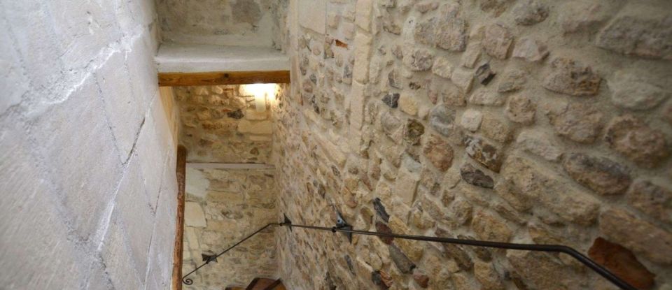 House 3 rooms of 92 m² in Arles (13200)