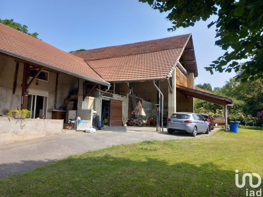 House 8 rooms of 247 m² in Châbons (38690)