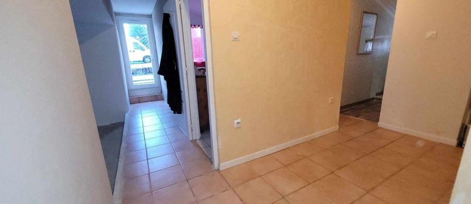 House 4 rooms of 138 m² in Saint-Georges-des-Agoûts (17150)