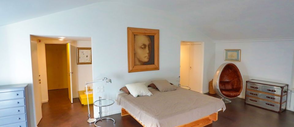 House 8 rooms of 350 m² in Villeneuve-lès-Avignon (30400)