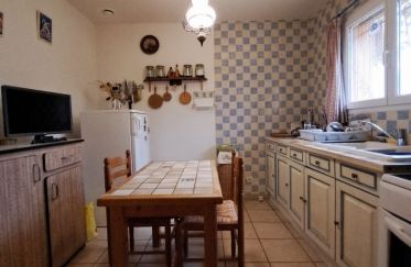 House 3 rooms of 73 m² in Fourques (66300)