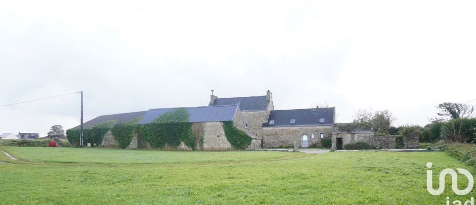 House 10 rooms of 230 m² in Cléder (29233)
