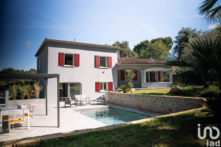 House 6 rooms of 160 m² in Montboucher-sur-Jabron (26740)