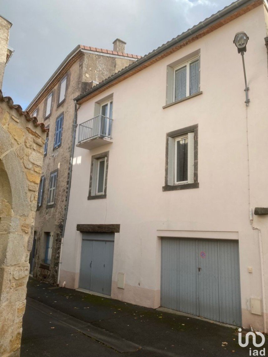 Maison 8 pièces de 135 m² à Saint-Amant-Tallende (63450)