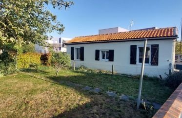 House 4 rooms of 50 m² in Rezé (44400)