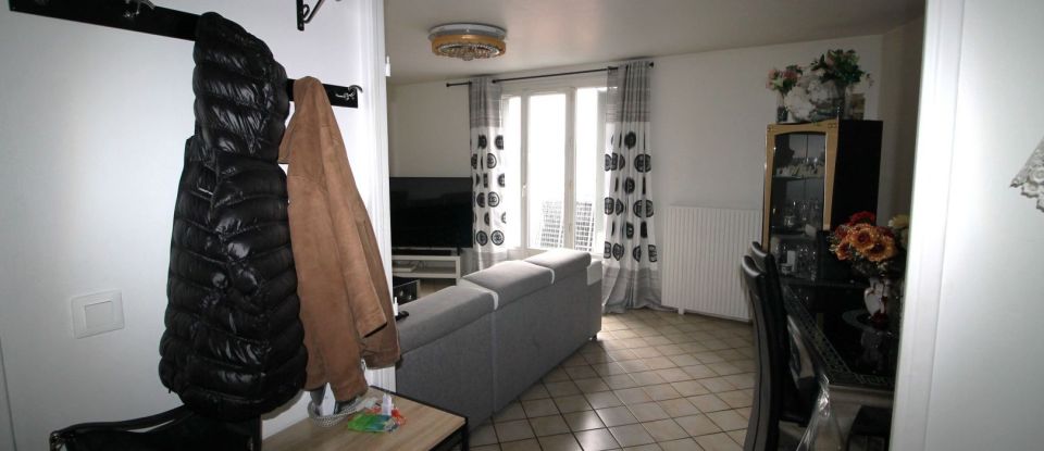 Appartement 3 pièces de 66 m² à - (91000)