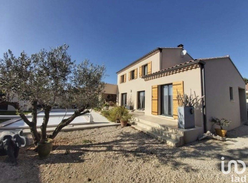 House 6 rooms of 160 m² in Sorgues (84700)