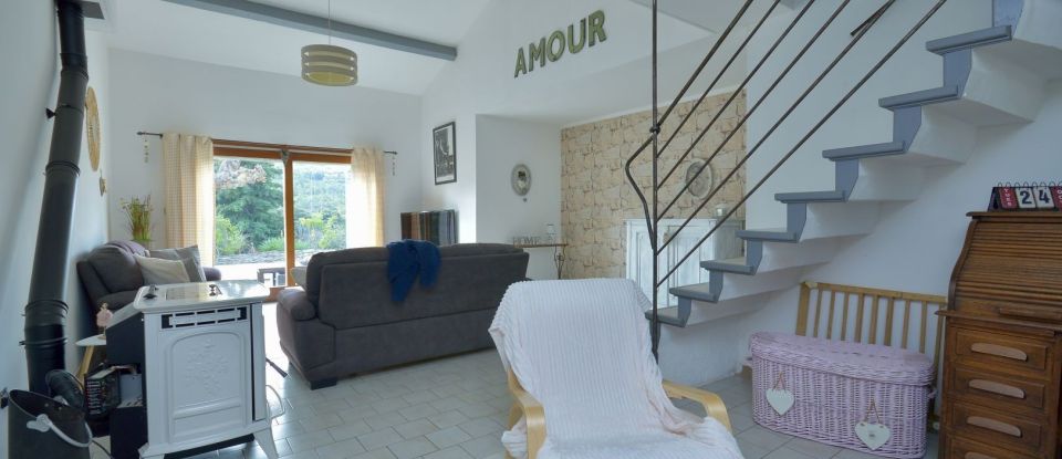 House 5 rooms of 135 m² in Saint-Pierre-des-Champs (11220)