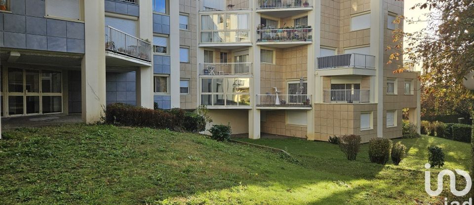 Apartment 4 rooms of 79 m² in La Roche-sur-Yon (85000)