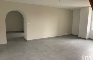 Apartment 4 rooms of 90 m² in Moissy-Cramayel (77550)