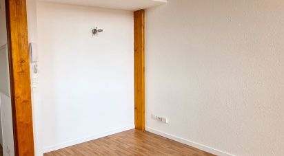 Apartment 1 room of 33 m² in La Rochelle (17000)
