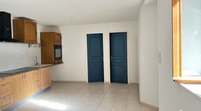 Apartment 3 rooms of 73 m² in Grillon (84600)