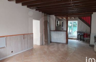 Town house 3 rooms of 82 m² in Saints (77120)